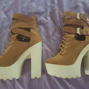 women's Wild Diva size 7 platform high heel boots tan lace-up zipper buckles